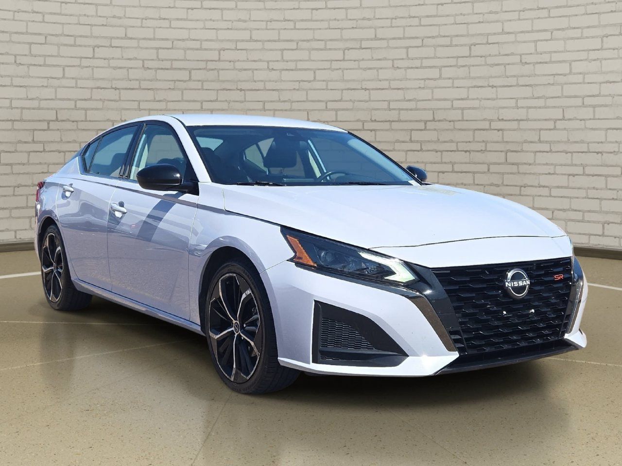 Certified 2024 Nissan Altima 2.5 SR FWD image 3
