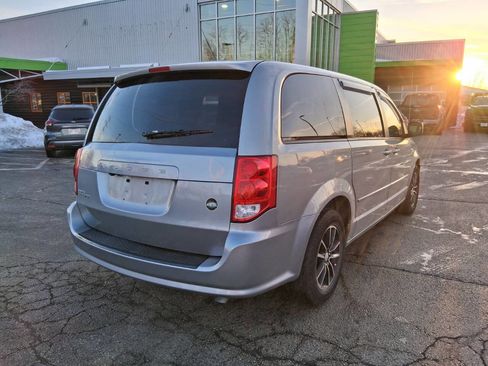 Used 2014 Dodge Grand Caravan SXT image 5