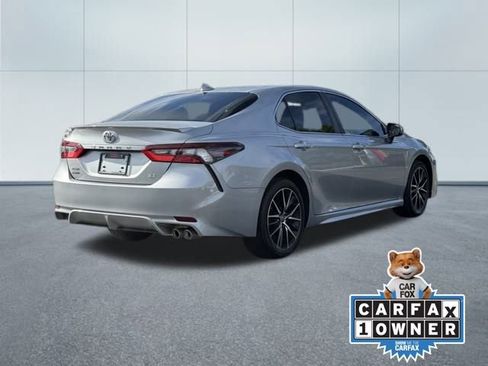 Used 2021 Toyota Camry SE image 19