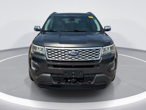 Used 2017 Ford Explorer Platinum AWD/4WD image 2
