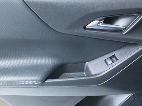 Used 2025 Chevrolet Equinox LT w/ Safety and Technology Package FWD image 27