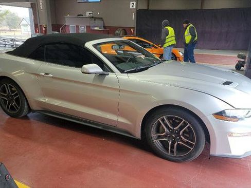 Used 2018 Ford Mustang Convertible w/ Equipment Group 101A image 21