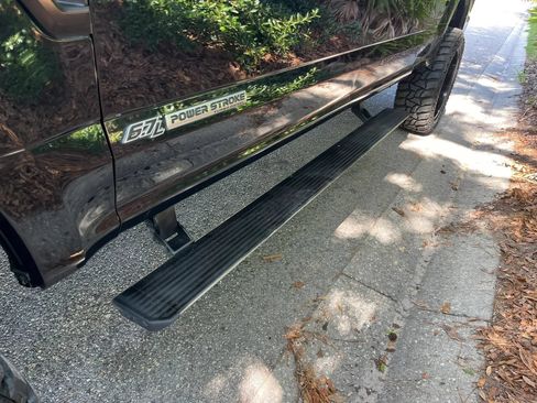 Used 2019 Ford F250 Platinum w/ Platinum Ultimate Package AWD/4WD image 11