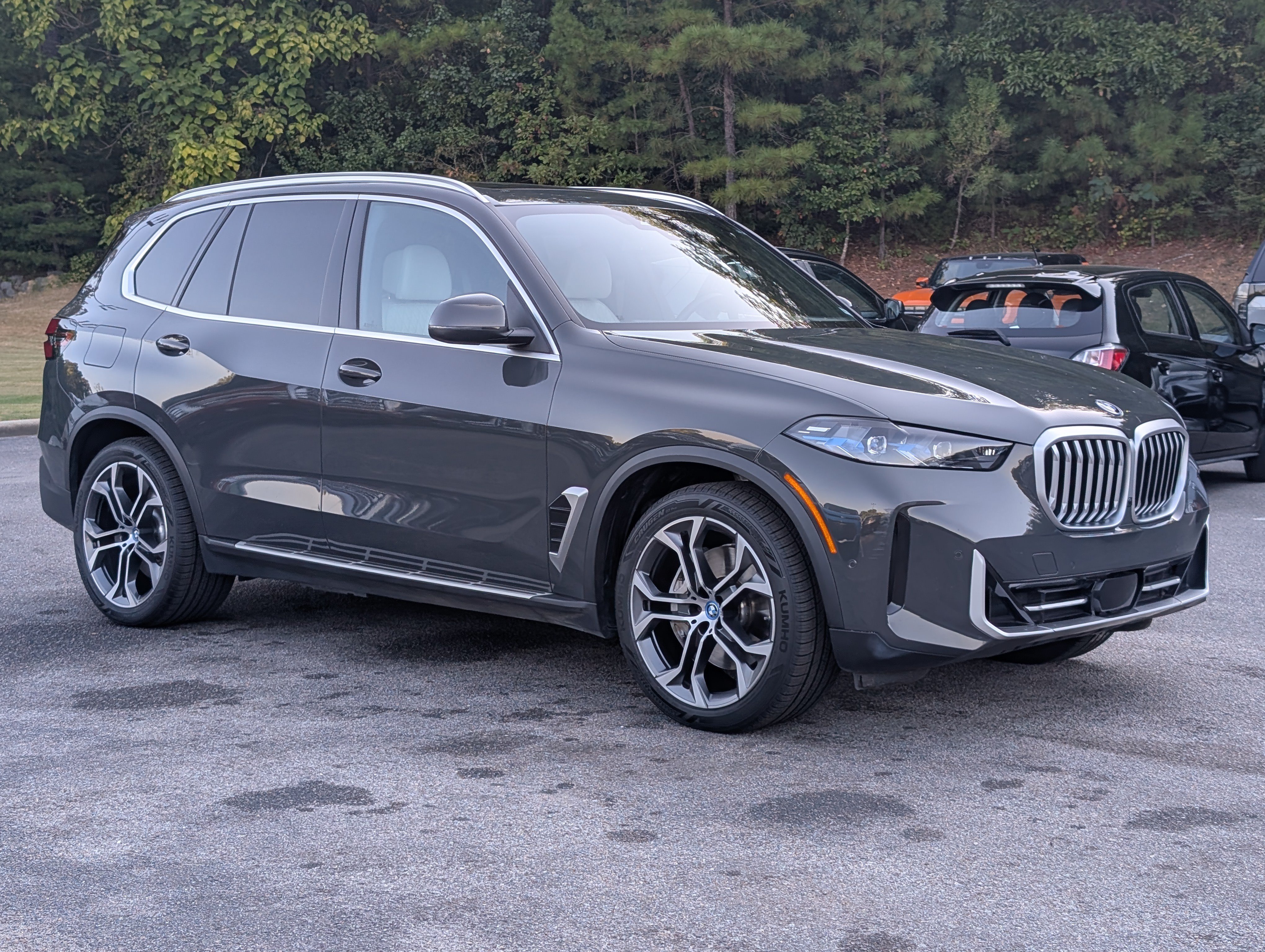 Used 2025 BMW X5 xDrive50e w/ Premium Package AWD/4WD image 11