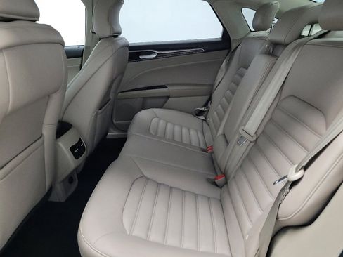 Used 2019 Ford Fusion SEL image 18