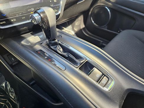 Used 2017 Honda HR-V EX image 33