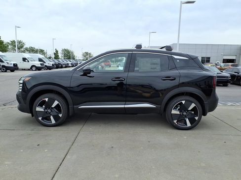 New 2026 Nissan Kicks SR w/ Cold Weather Package AWD/4WD image 5