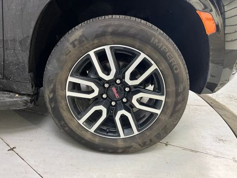 Used 2022 GMC Yukon AT4 image 12