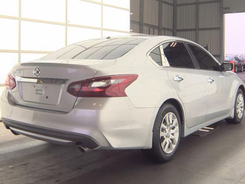 Used 2018 Nissan Altima 2.5 S w/ S Convenience Package FWD image 3