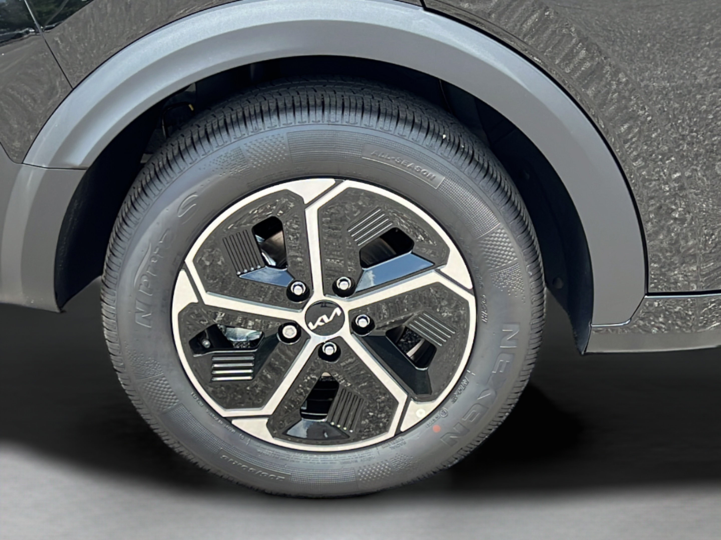 New 2026 Kia Niro LX FWD image 25