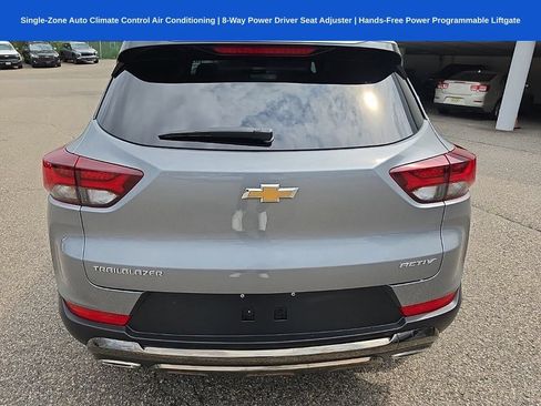 Used 2023 Chevrolet TrailBlazer ACTIV w/ Sun and Liftgate Package FWD image 4