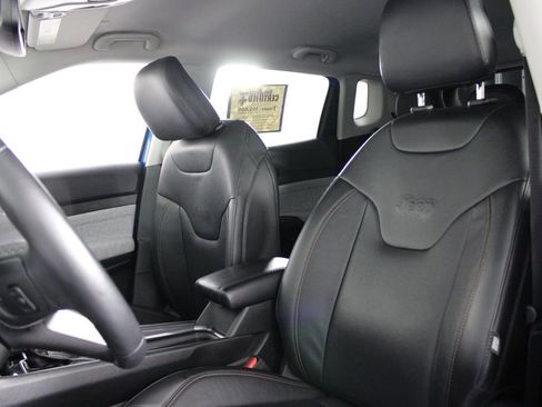 Used 2022 Jeep Compass Latitude image 17