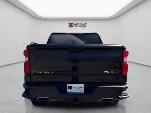 Used 2019 Chevrolet Silverado 1500 High Country w/ Technology Package image 4