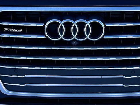 Used 2018 Audi Q7 3.0T Premium Plus w/ Premium Plus Package image 33