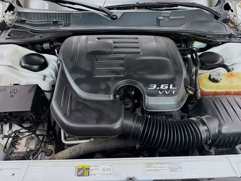 Used 2015 Dodge Challenger SXT w/ Driver Convenience Group RWD image 28