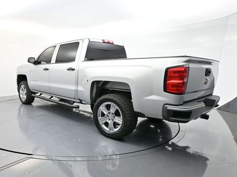 Used 2018 Chevrolet Silverado 1500 Custom w/ Custom Value Package image 8