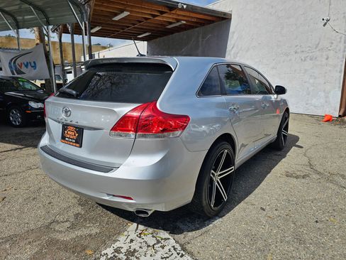 Used 2011 Toyota Venza w/ Premium Pkg #2 image 5