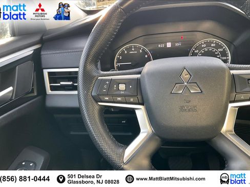 Used 2023 Mitsubishi Outlander SE image 20