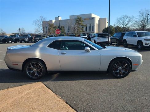 Used 2019 Dodge Challenger SXT w/ Plus Package image 3
