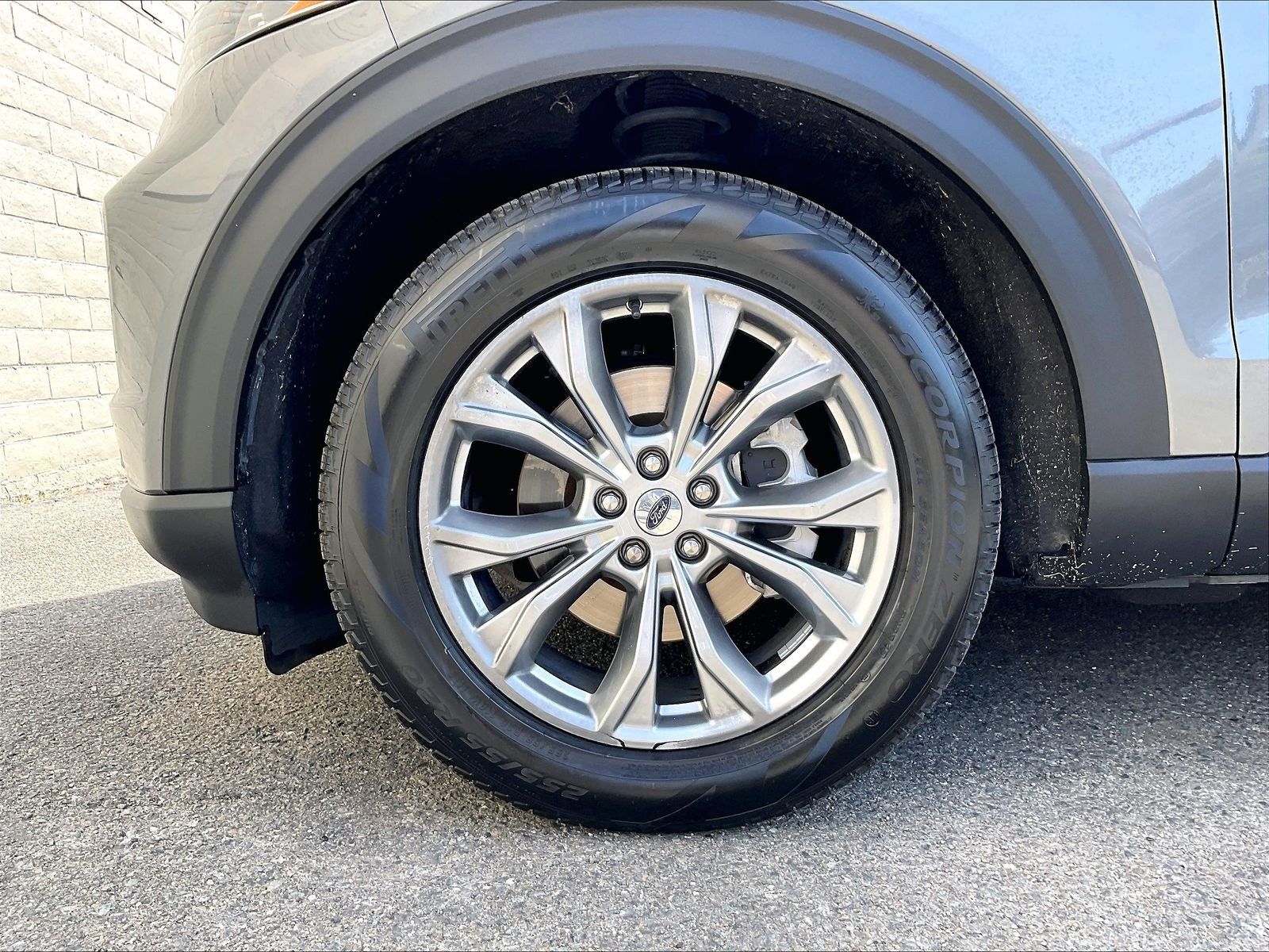 Used 2023 Ford Explorer Limited RWD image 8