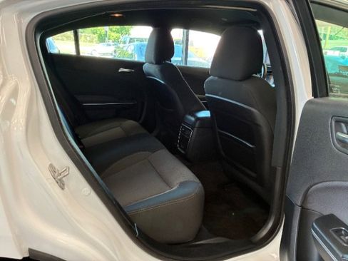 Used 2018 Dodge Charger SXT image 31