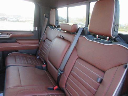 New 2026 GMC Sierra 2500 Denali Ultimate AWD/4WD image 17