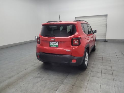 Used 2015 Jeep Renegade Latitude FWD image 9