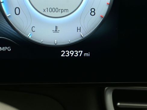 Used 2023 Hyundai Elantra SEL w/ Convenience Package image 24