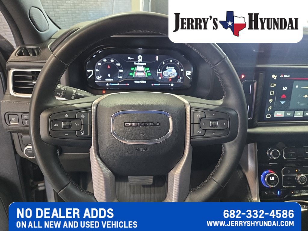 Used 2023 GMC Yukon XL Denali RWD image 16