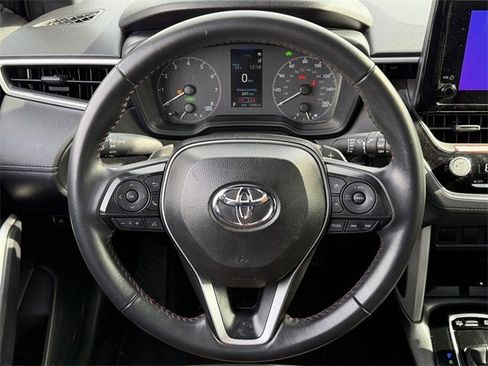 Used 2024 Toyota Corolla Cross SE image 12