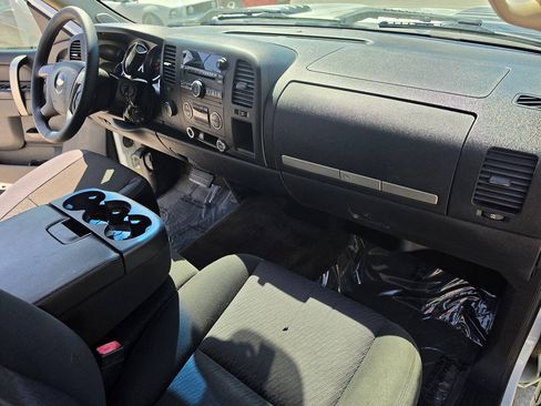 Used 2012 Chevrolet Silverado 2500 LT w/ Interior Plus Package AWD/4WD image 34