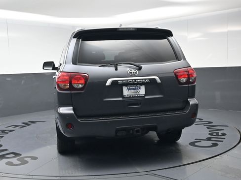 Used 2020 Toyota Sequoia Platinum image 8