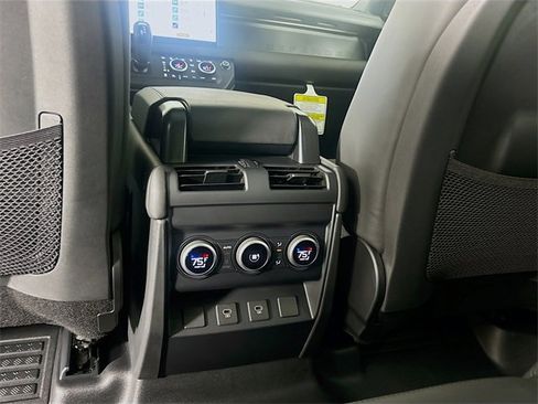 Used 2025 Land Rover Defender 110 X-Dynamic SE image 26