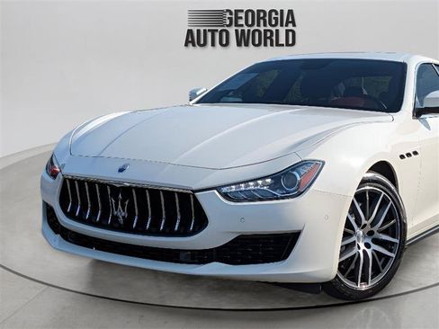 Used 2018 Maserati Ghibli S RWD image 5