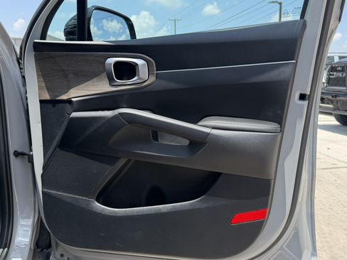 Used 2023 Kia Sorento EX w/ Panoramic Sunroof Package FWD image 20
