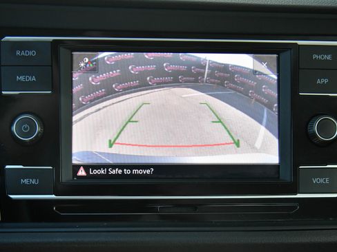 Used 2024 Volkswagen Jetta SE image 19