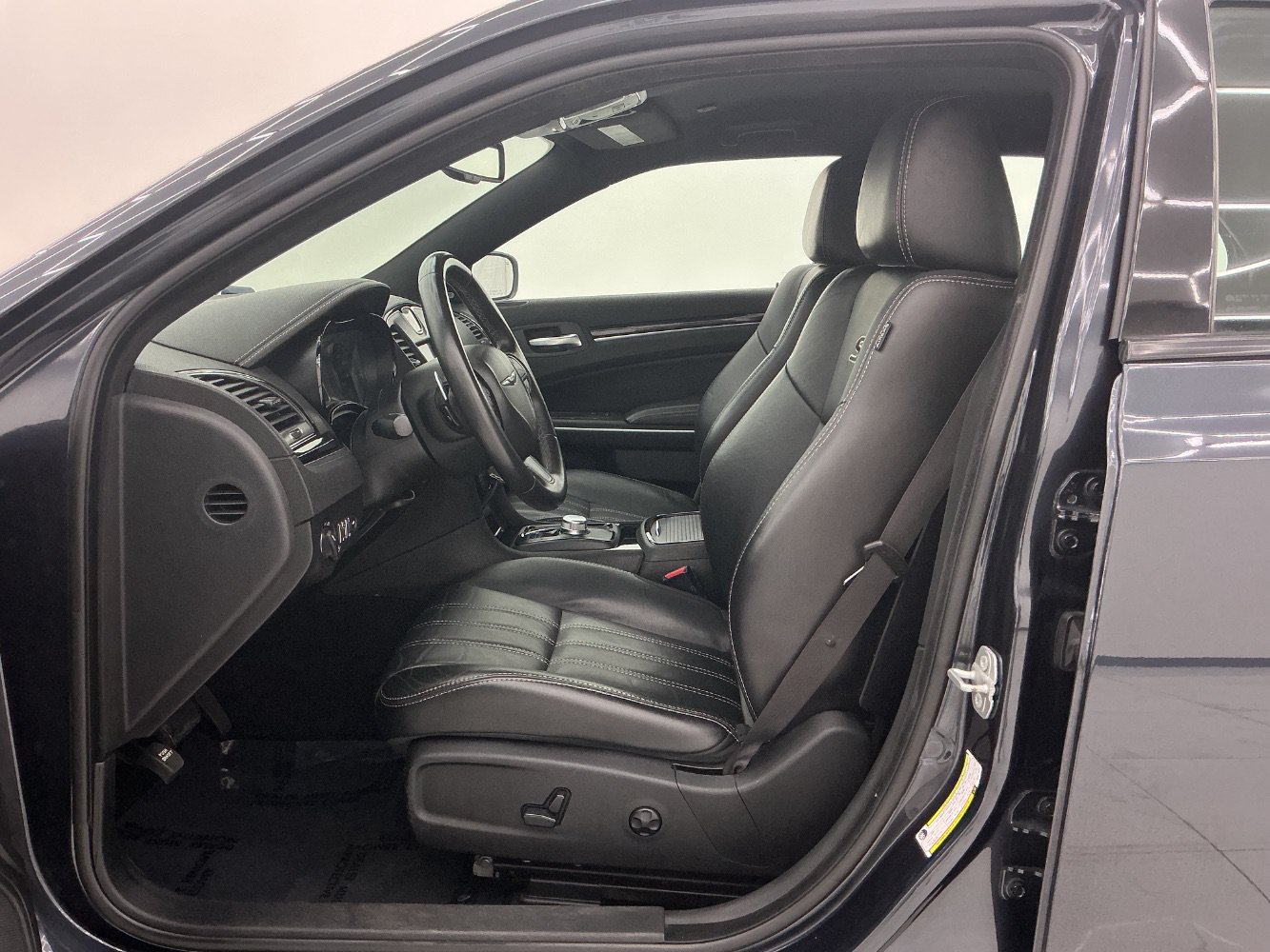 Used 2019 Chrysler 300 S AWD/4WD image 14