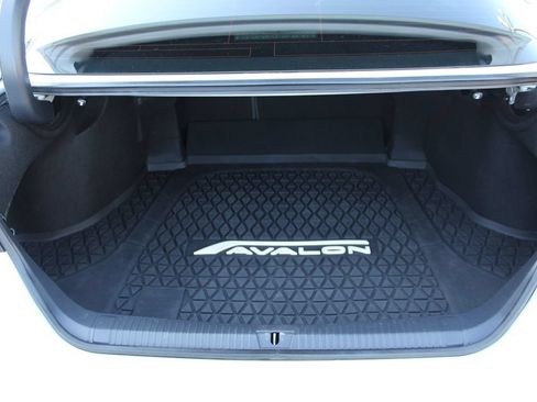 Used 2019 Toyota Avalon Touring w/ Advanced Safety Package FWD image 35