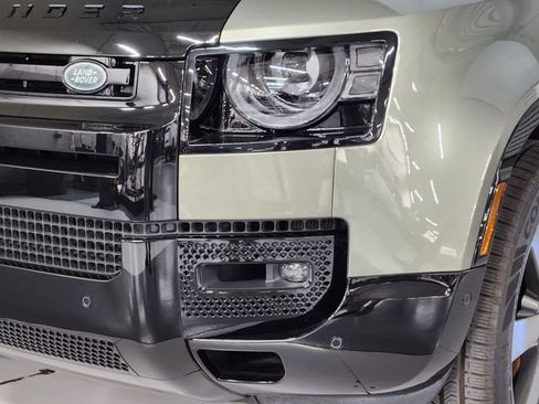 Used 2025 Land Rover Defender 110 X AWD/4WD image 12