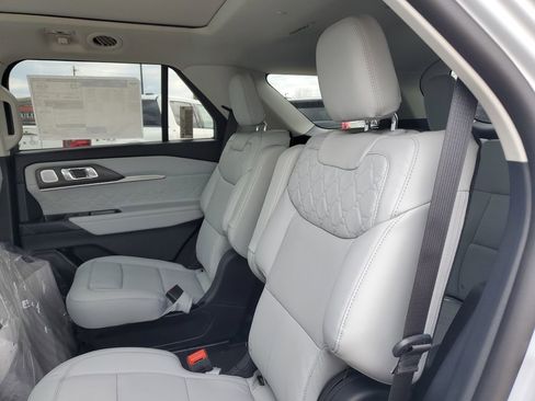New 2026 Ford Explorer Platinum AWD/4WD image 11