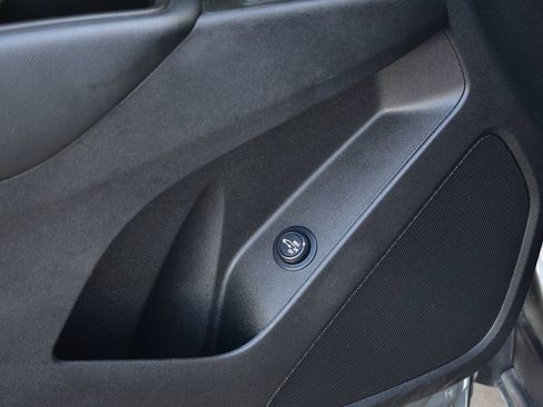 Used 2023 Chevrolet Equinox LT w/ Driver Convenience Package image 15