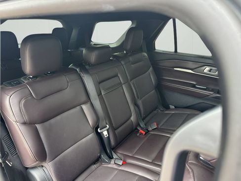 Used 2025 Ford Explorer Platinum AWD/4WD image 15