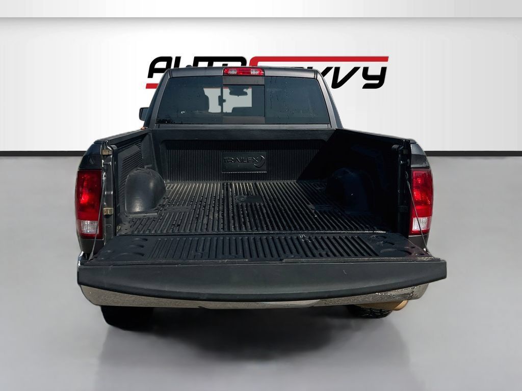 Used 2020 RAM 1500 Classic SLT AWD/4WD image 23