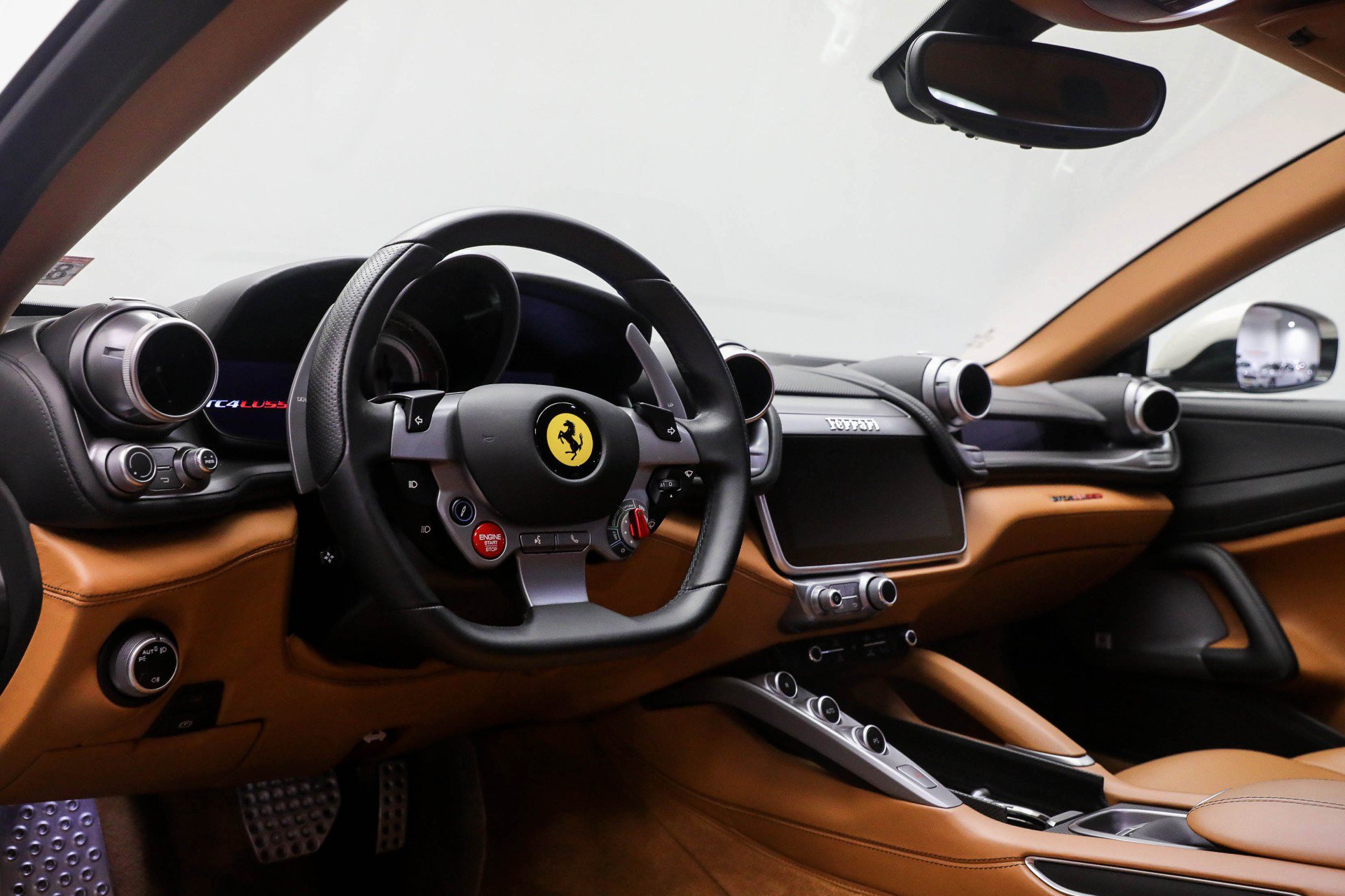 Used 2019 Ferrari GTC4Lusso AWD/4WD image 4