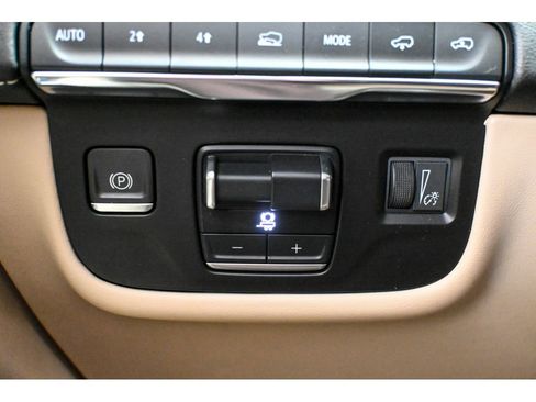 Used 2023 Cadillac Escalade Premium Luxury w/ Performance Package image 45