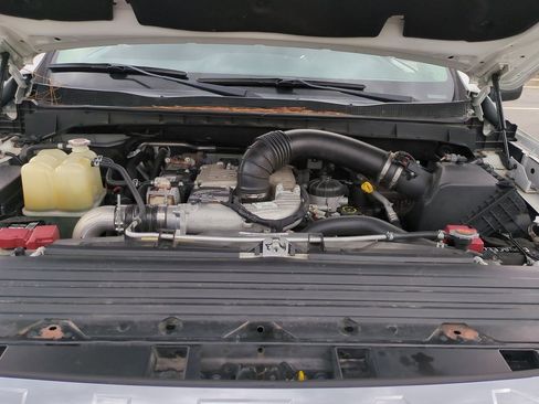 Used 2017 Nissan Titan SV image 32