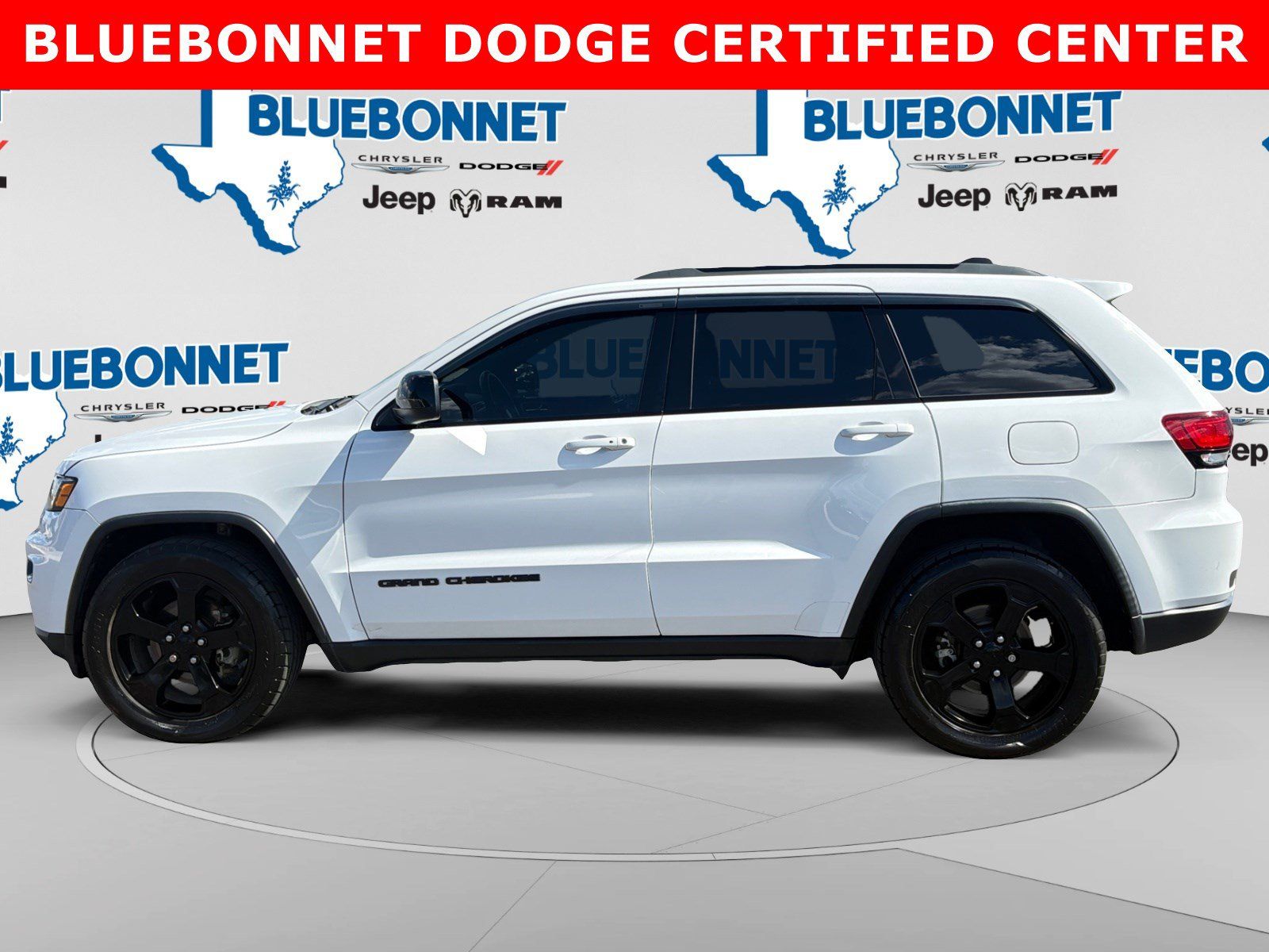 Used 2019 Jeep Grand Cherokee Laredo RWD image 8