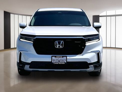 Used 2025 Honda Pilot EX-L image 2