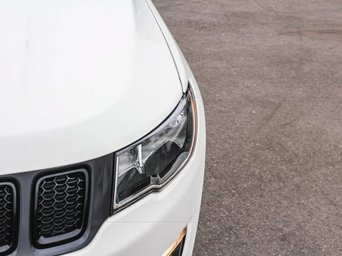 Used 2019 Jeep Compass Latitude FWD image 13