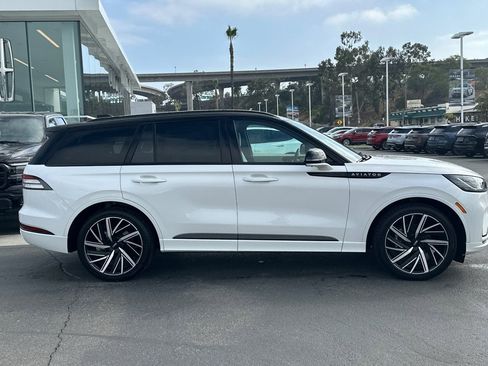New 2026 Lincoln Aviator Black Label w/ Black Label Special Edition AWD/4WD image 2